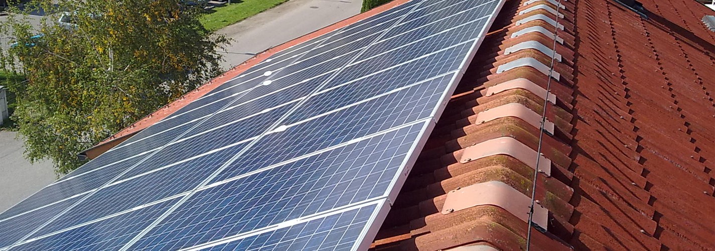 PV anlage 7KWp auf Dach Montage - auf einem Betriebs und Wohngebäude